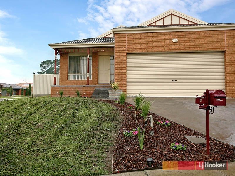 3 Cardiff Grove, Cranbourne East VIC 3977