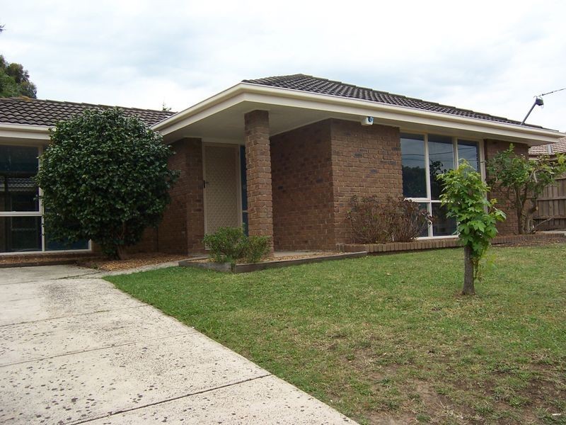2 Erin Court, Hampton Park VIC 3976
