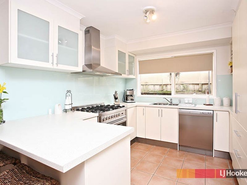16 Oates Court, Cranbourne North VIC 3977