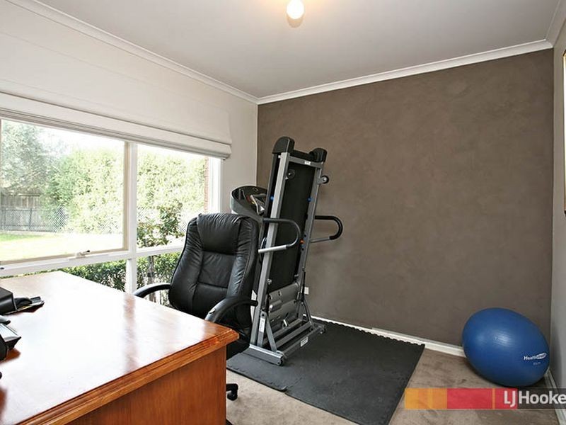 16 Oates Court, Cranbourne North VIC 3977