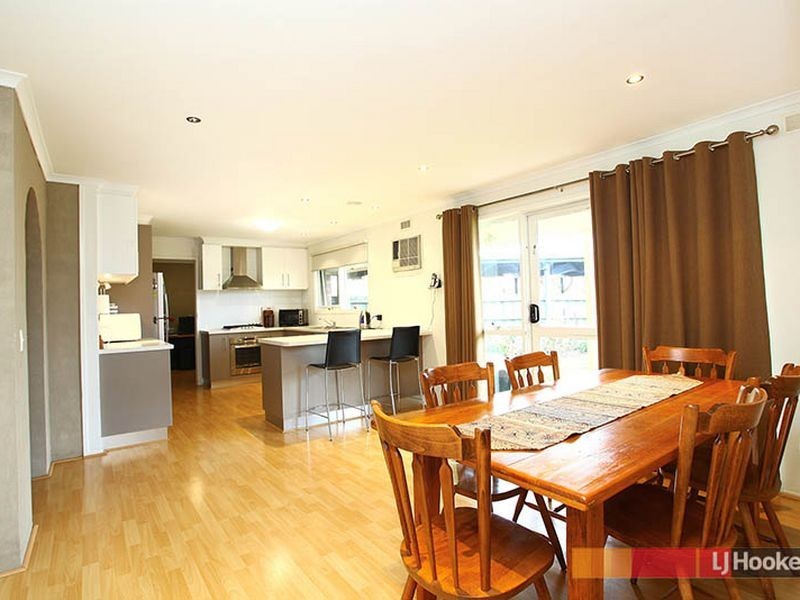 26 Huon Park Road, Cranbourne North VIC 3977