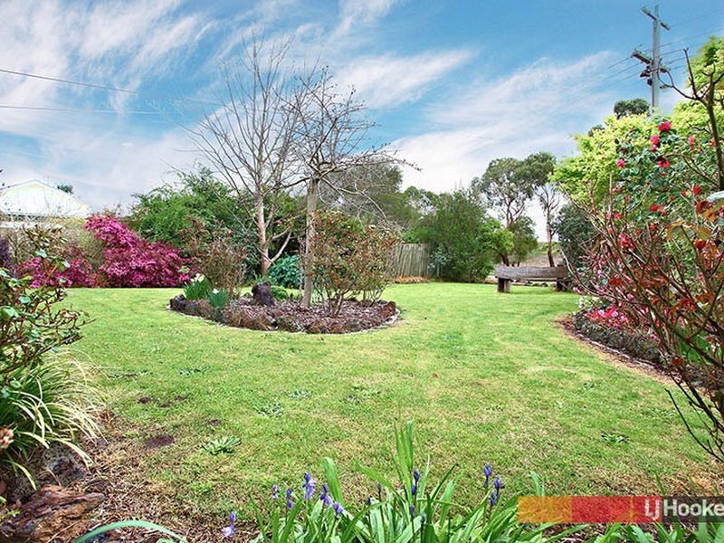 26 Huon Park Road, Cranbourne North VIC 3977
