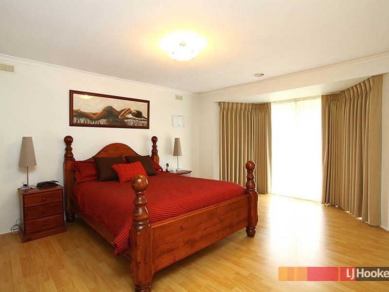 26 Huon Park Road, Cranbourne North VIC 3977