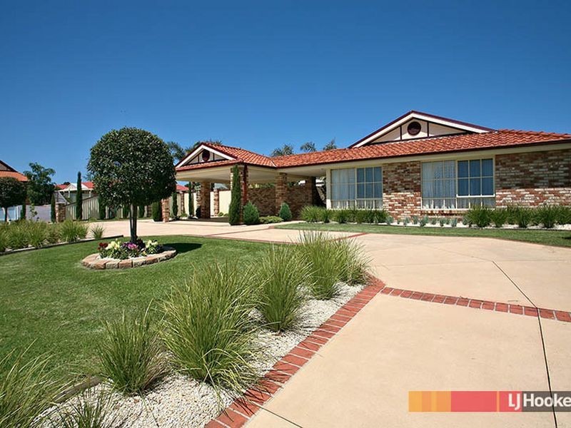 1 Huntingdale Close, Cranbourne VIC 3977