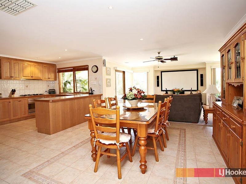 1 Huntingdale Close, Cranbourne VIC 3977