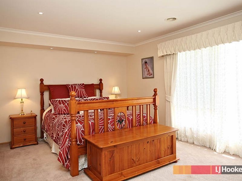 1 Huntingdale Close, Cranbourne VIC 3977