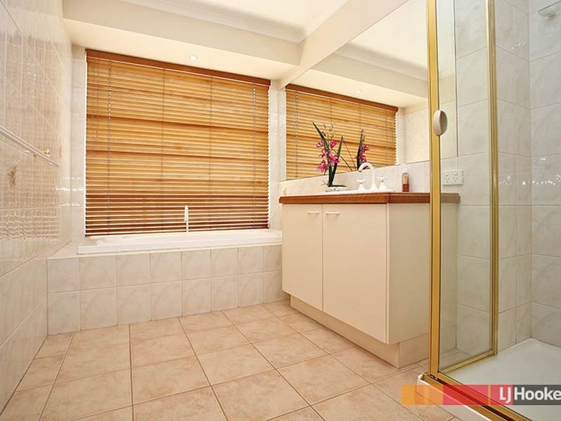 1 Huntingdale Close, Cranbourne VIC 3977