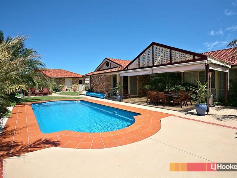 1 Huntingdale Close, Cranbourne VIC 3977