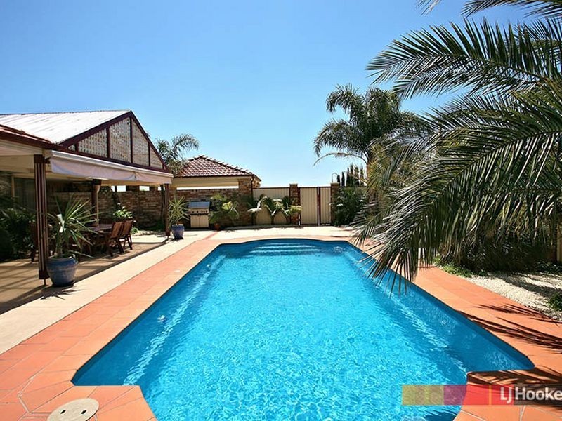 1 Huntingdale Close, Cranbourne VIC 3977