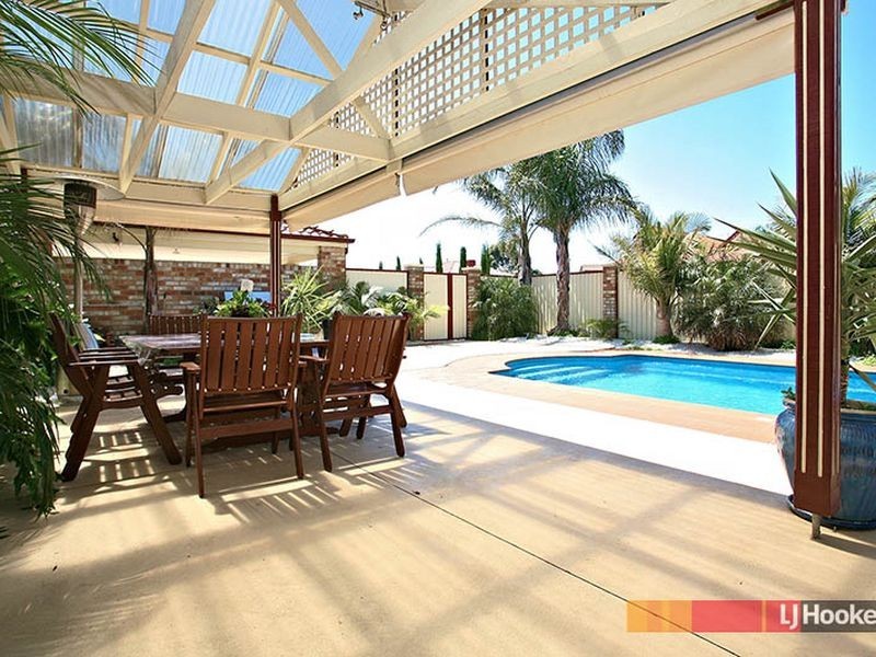 1 Huntingdale Close, Cranbourne VIC 3977