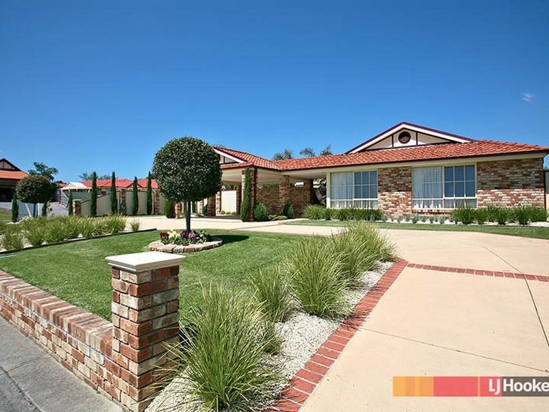 1 Huntingdale Close, Cranbourne VIC 3977