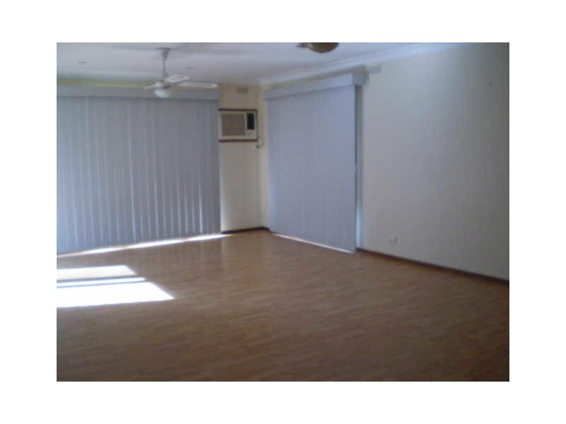 12 Railway Road, Clyde VIC 3978