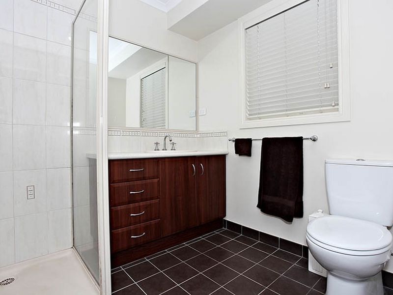 8 Galway Place, Cranbourne VIC 3977