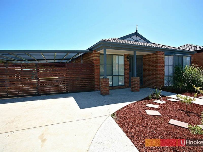 4 Bookham Way, Cranbourne West VIC 3977
