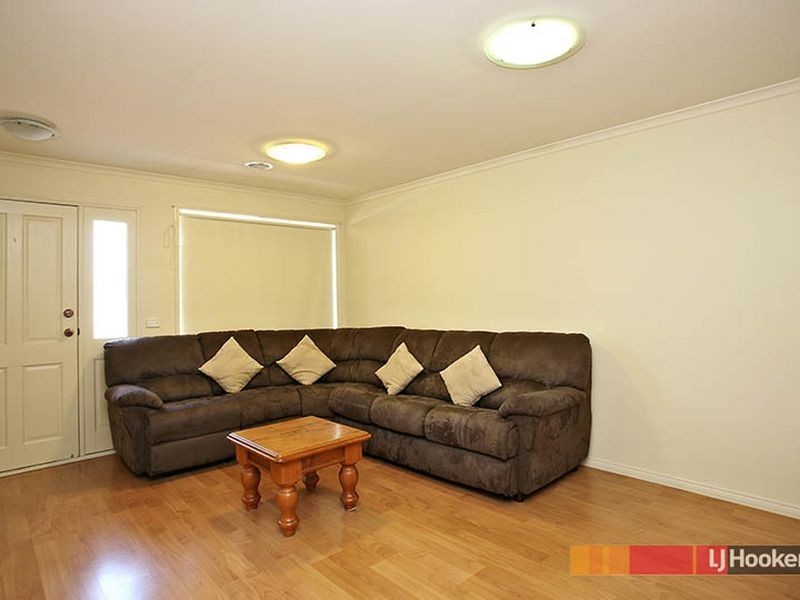 4 Bookham Way, Cranbourne West VIC 3977