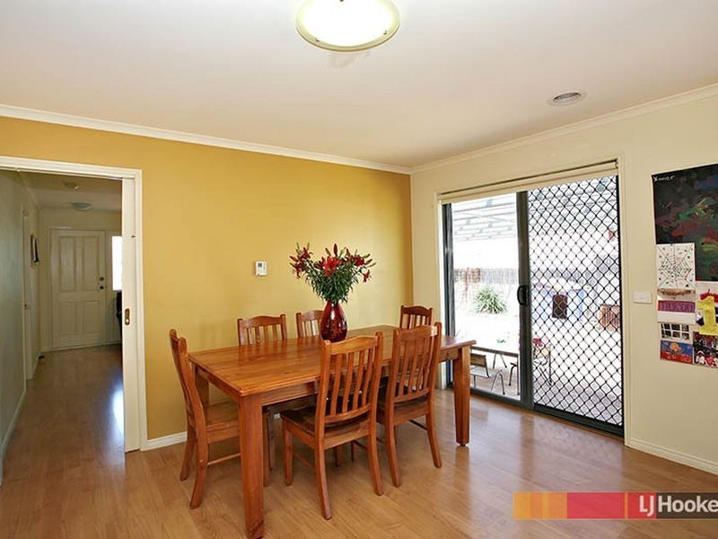 4 Bookham Way, Cranbourne West VIC 3977