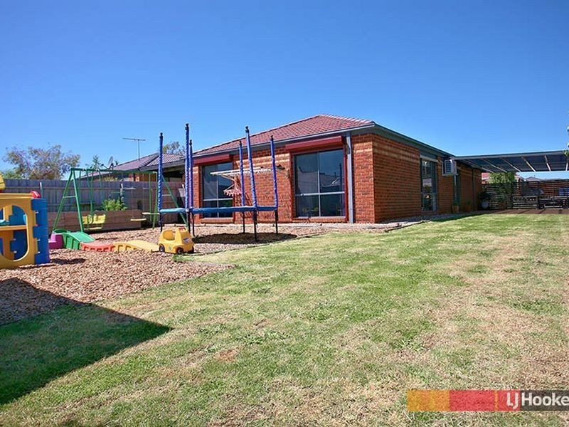 4 Bookham Way, Cranbourne West VIC 3977