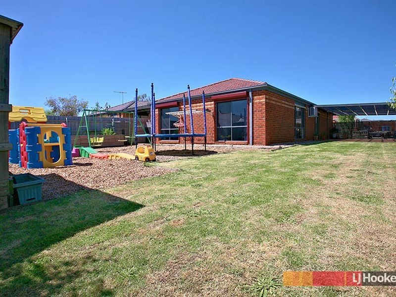 4 Bookham Way, Cranbourne West VIC 3977