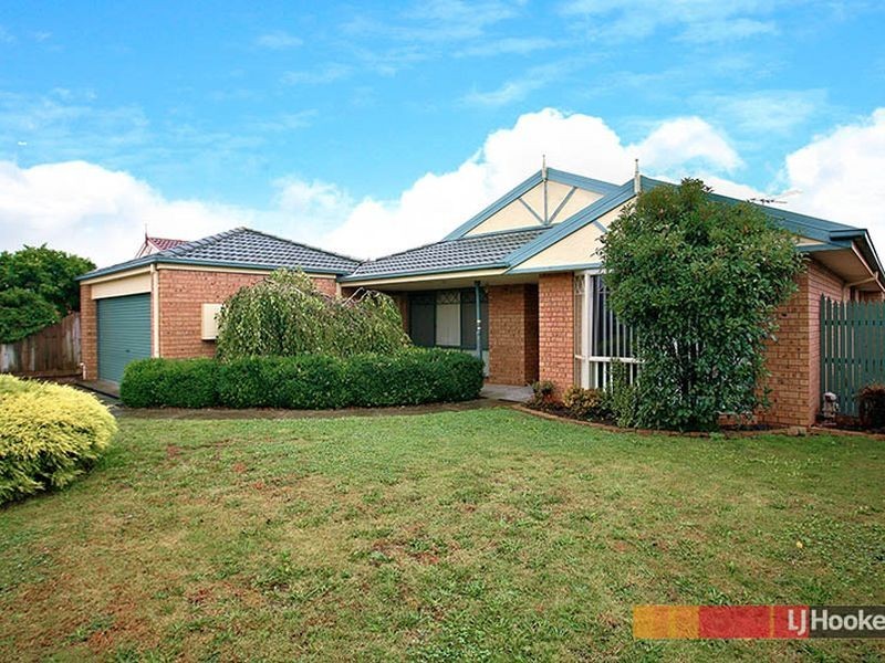 13 Dartmoor Drive, Cranbourne East VIC 3977