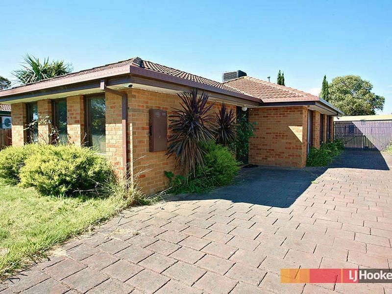 5 Ayres Close, Cranbourne North VIC 3977