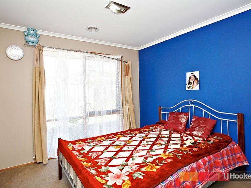 5 Ayres Close, Cranbourne North VIC 3977