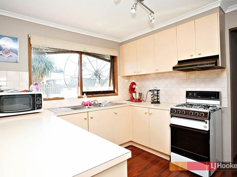 5 Ayres Close, Cranbourne North VIC 3977