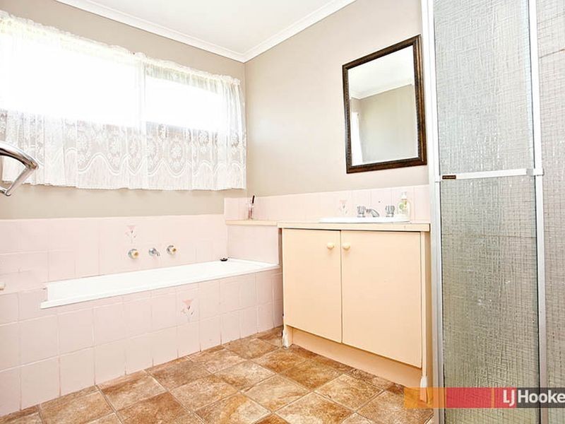 5 Ayres Close, Cranbourne North VIC 3977