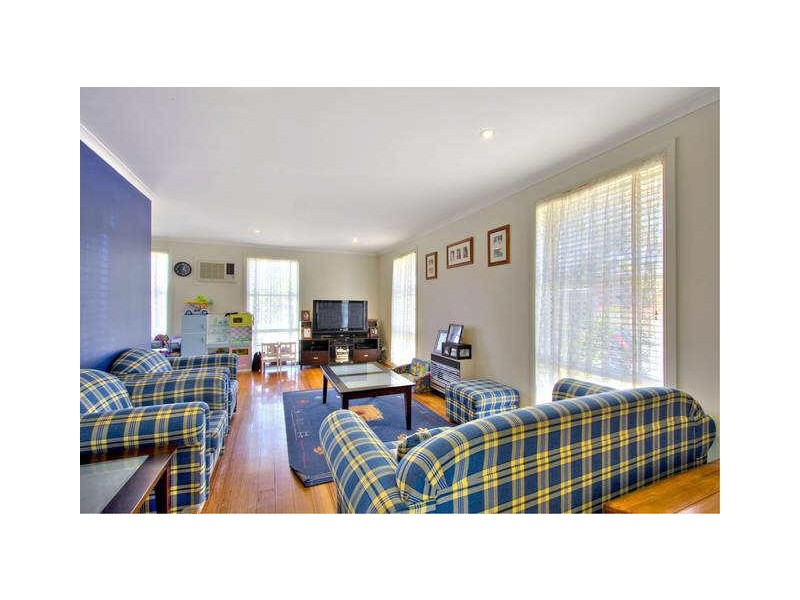 8 Highland Avenue, Hampton Park VIC 3976