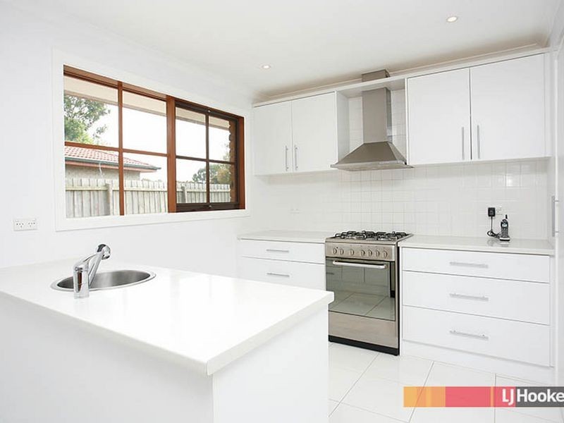 39 Endeavour Drive, Cranbourne North VIC 3977