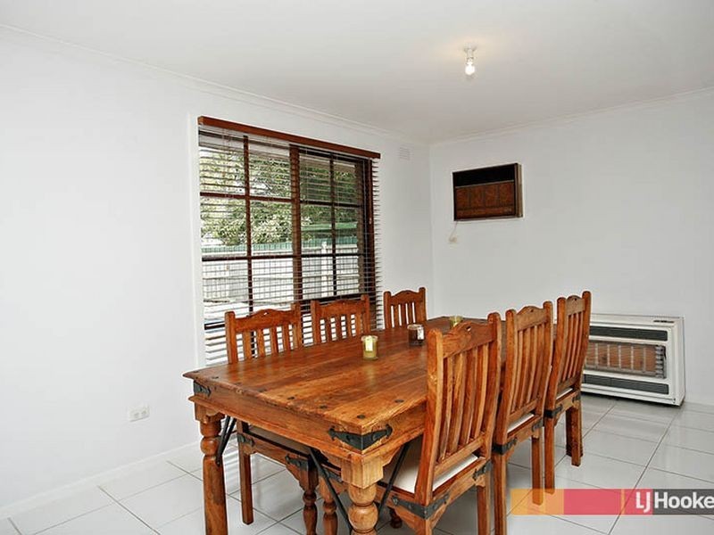 39 Endeavour Drive, Cranbourne North VIC 3977