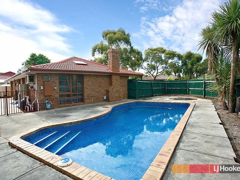 39 Endeavour Drive, Cranbourne North VIC 3977