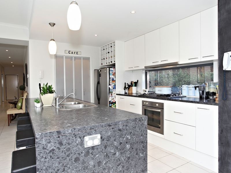 3 Launton Place, Cranbourne East VIC 3977