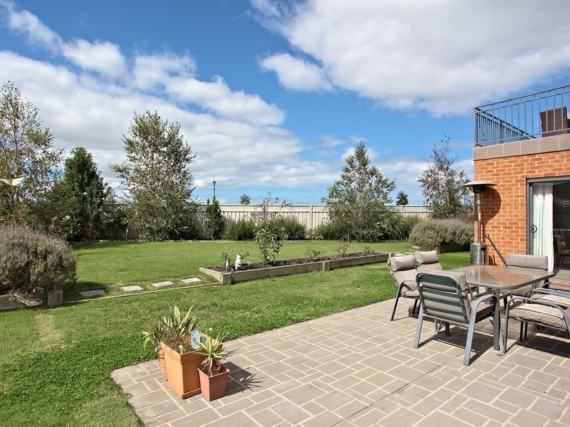 3 Launton Place, Cranbourne East VIC 3977
