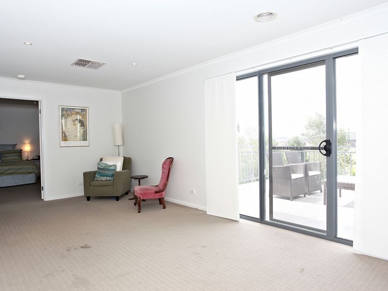 3 Launton Place, Cranbourne East VIC 3977