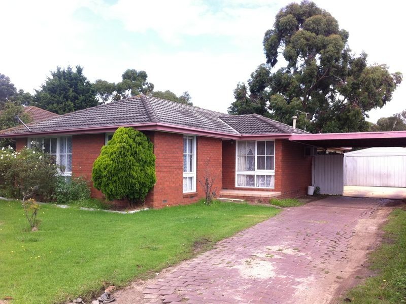 43 Fairbairn Road, Cranbourne VIC 3977