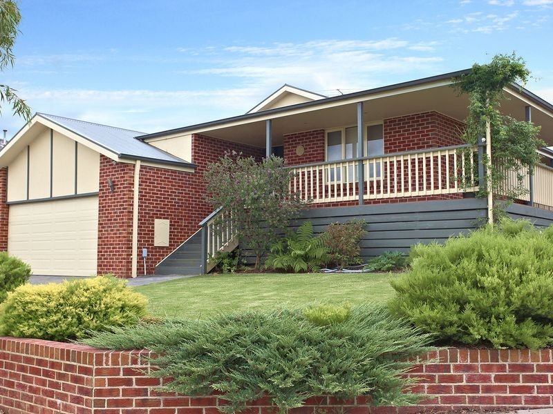 1 Belvoir Court, Cranbourne VIC 3977