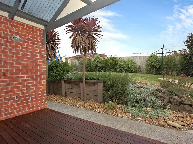 1 Belvoir Court, Cranbourne VIC 3977