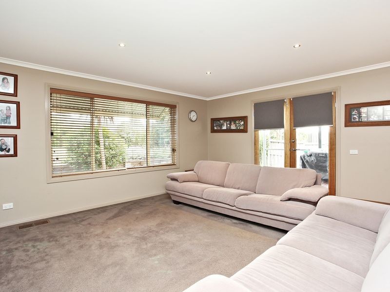 1 Belvoir Court, Cranbourne VIC 3977