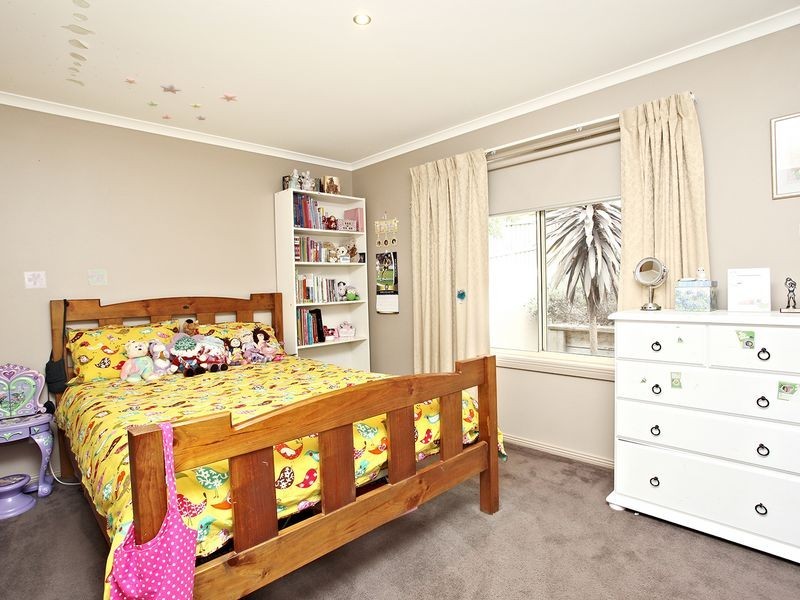 1 Belvoir Court, Cranbourne VIC 3977