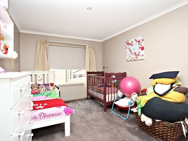 1 Belvoir Court, Cranbourne VIC 3977