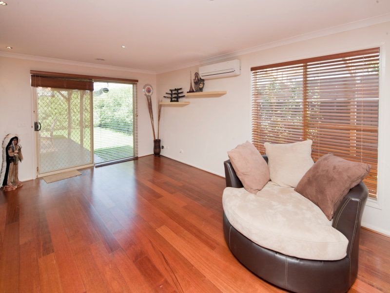 21 Violet Way, Cranbourne VIC 3977