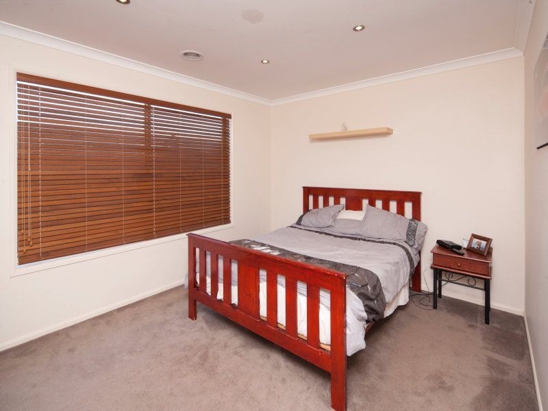 21 Violet Way, Cranbourne VIC 3977