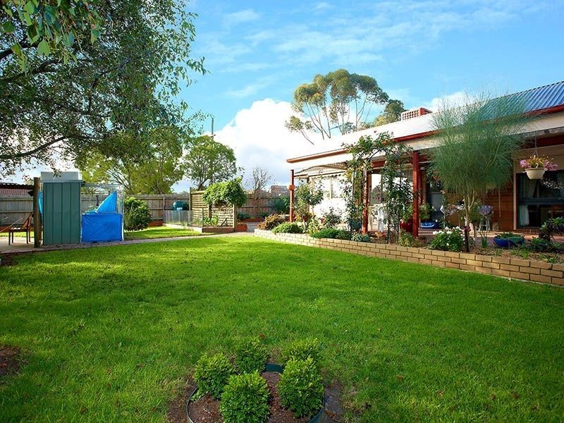 23 Lamont Crescent, Cranbourne VIC 3977