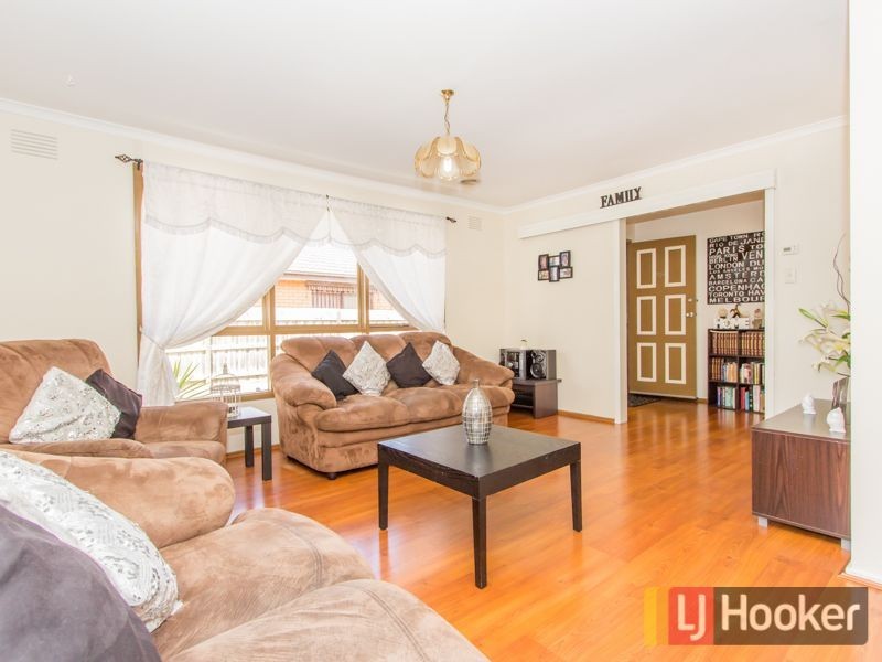 62 Clairmont Avenue, Cranbourne VIC 3977