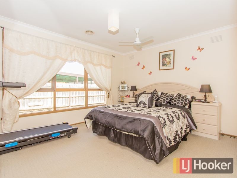 62 Clairmont Avenue, Cranbourne VIC 3977