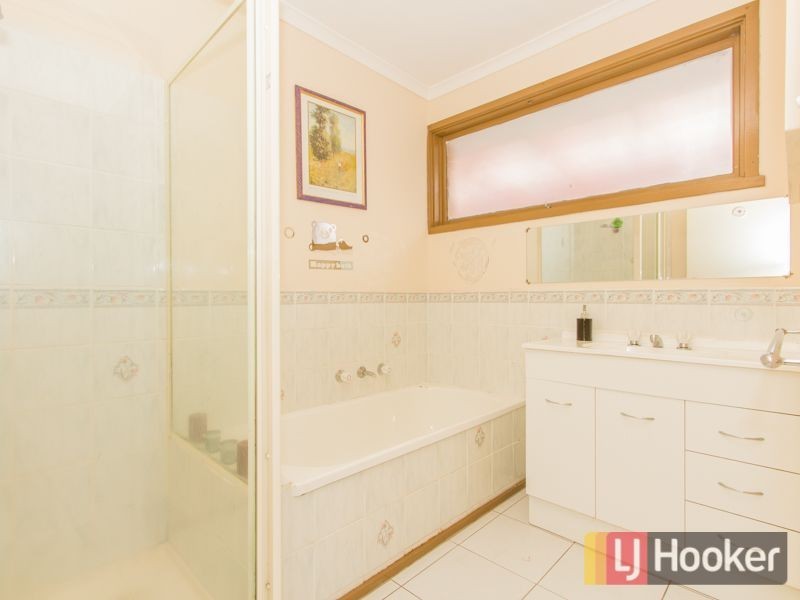 62 Clairmont Avenue, Cranbourne VIC 3977