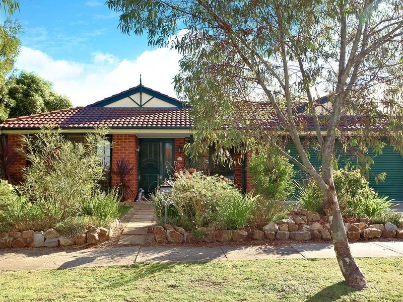 7 Reginald Court, Cranbourne West VIC 3977