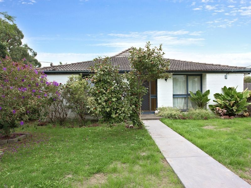 2 Barkly Street, Cranbourne VIC 3977