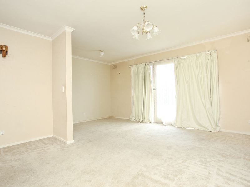 2 Barkly Street, Cranbourne VIC 3977