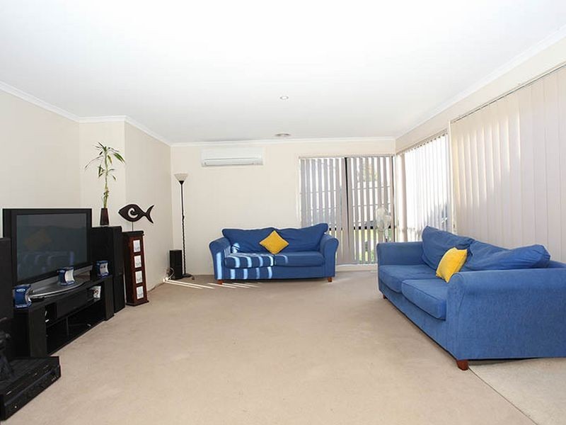 49 Elliot Parade, Lynbrook VIC 3975